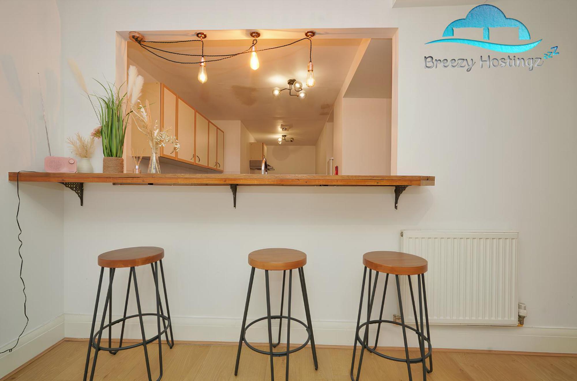 Spacious Center Gem Apartment *